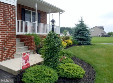 849 Lindia Dr, Chambersburg, PA 17202 - photo 3