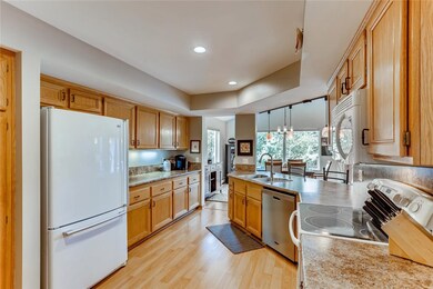Crisp kitchen with tons of storage; new/newer appl