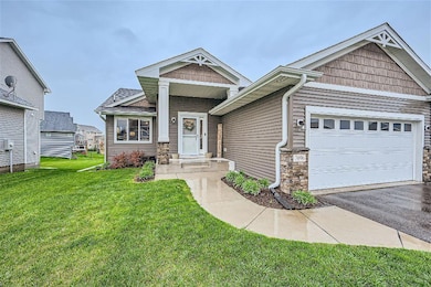 7096 208th place North - MLS Sized - 002 - 03 Exterior Front Entry.jpg