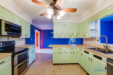 5200 Rainbow Dr, Delta, OH 43515 - photo 4