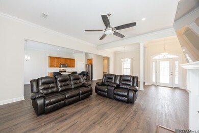 19934 Pecan Hill Dr, Zachary, LA 70791 - photo 2