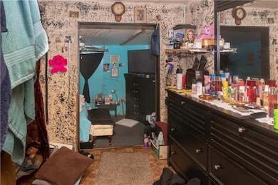 5312 Hillsborough Cir, Tampa, FL 33610 - photo 7