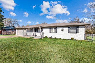 508 Walnut Creek Dr, Azle, TX 76020 - photo 2