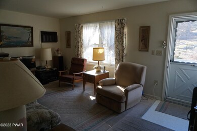 146 Palmetto Dr, Milford, PA 18337 - photo 4