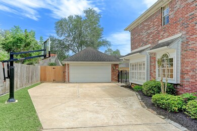 409 Silverleaf Dr, Friendswood, TX 77546 - photo 4