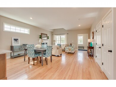 75 Crown Pointe Cir, MerriMacK, NH 03054 - photo 3