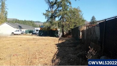 133 Fir St, Gates, OR 97346 - photo 3