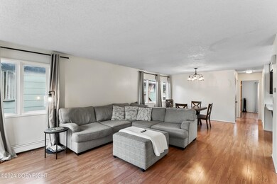 1427 Living room