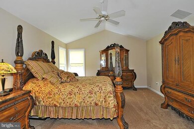 808 Cornwall Ct, Sykesville, MD 21784 - photo 2