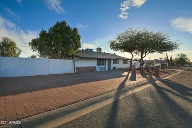 2069 W Greasewood St-1