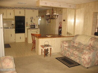 5424 Lazy S Living Room to Kitchen R