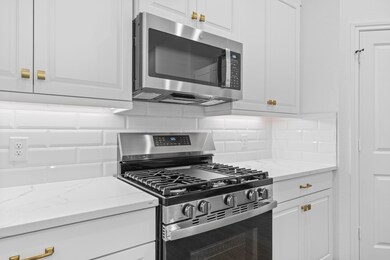 130 W Coralburst Loop, Montgomery, TX 77316 - photo 4