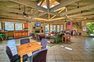 CLUB HOUSE