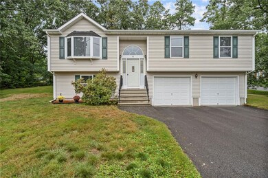 42 Eaton St, Cumberland, RI 02864 - photo 3