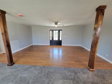 210 Bell St, Manchester, TN 37355 - photo 7