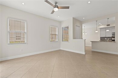 Living Room / Entry