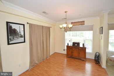 25240 Lake Shore Square unit 205, Chantilly, VA 20152 - photo 4