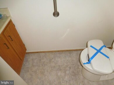 9602 Teakwood Dr, Upper Marlboro, MD 20774 - photo 7