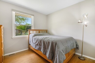 2402 Willow Ln, Rolling Meadows, IL 60008 - photo 6