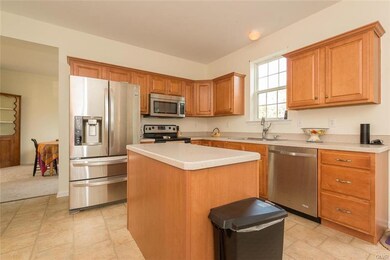 3619 Cobblestone Ln, Whitehall, PA 18052 - photo 5