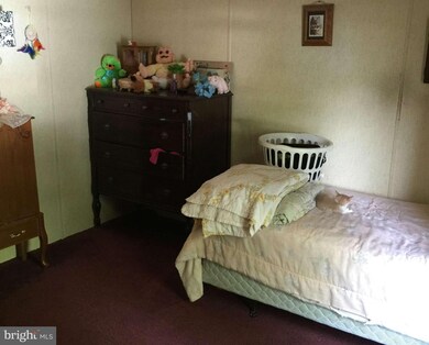 1403 Palmer Rd, Hedgesville, WV 25427 - photo 4