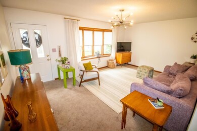 1530 Maxine Ave, Waterloo, IA 50701 - photo 6