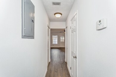 35 10th St Unit D Shalimar FL 32579 USA-