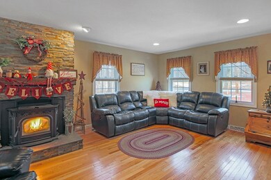 458 Reed St, Warren, MA 01083 - photo 4