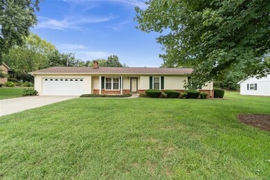 405 Beverly Dr, Statesville, NC 28625 - photo 2