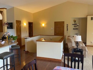 2881 Crinkle Root Dr, Fitchburg, WI 53711 - photo 4