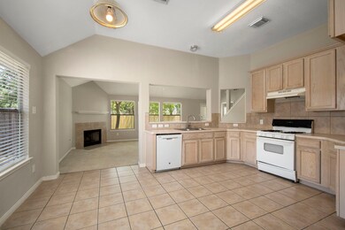 30702 Country Meadows Dr, Tomball, TX 77375 - photo 6