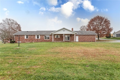 104 Industry Ln, Uniontown, PA 15401 - photo 3