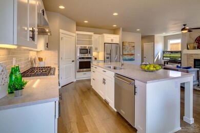 20853 SE Humber Ln, Bend, OR 97702 - photo 4