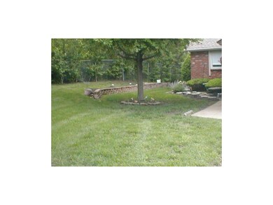 9901 Edelweiss Cir, Shawnee, KS 66203 - photo 4