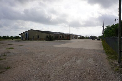 607 County Road 129d, Alvin, TX 77511 - photo 3