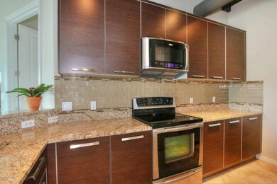 1_E_Lexington_Ave_Unit_503-large-009-Sto
