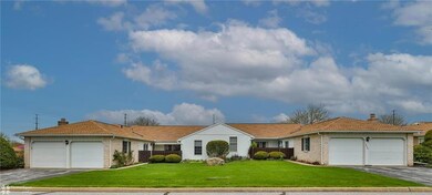 5759 Burning Tree Ln, Macungie, PA 18062 - photo 2