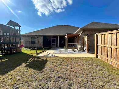 4084 Blue Hillside Ln, Milton, FL 32583 - photo 2