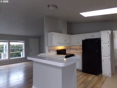 1324 Bramblewood Ln, Eugene, OR 97404 - photo 7