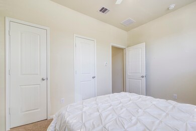 966 Jennifer St, Alvin, TX 77511 - photo 6