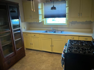 202 N Van Buren Ave, Fowler, IN 47944 - photo 4