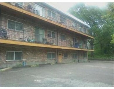 185 Grove St unit 4, West Roxbury, MA 02132 - photo 2