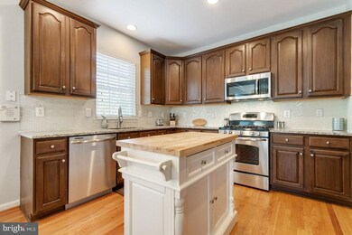 25554 Dabner Dr, Chantilly, VA 20152 - photo 3