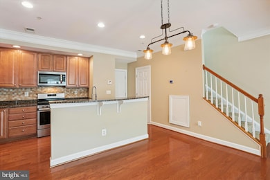 633 Cedar Spring St, Gaithersburg, MD 20877 - photo 3