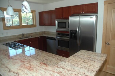 KITCHEN MAIN