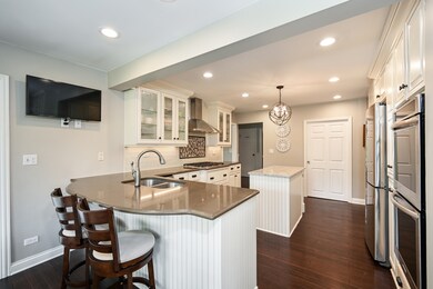 1523 Wadsworth Rd, Wheaton, IL 60189 - photo 7