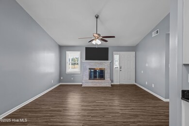 2007 Hunters Ridge Dr, Midway Park, NC 28544 - photo 7