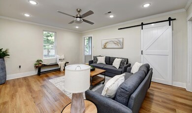 Living Room (3)