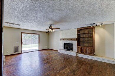 908 N Blackwelder Ave, Edmond, OK 73034 - photo 4