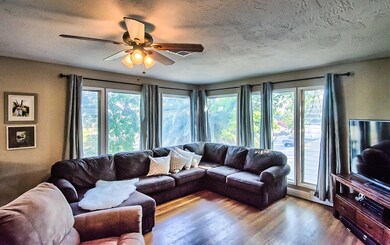 1906 Grandview Ave, Redding, CA 96001 - photo 2